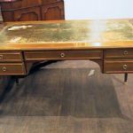 243 3350 WRITING DESK